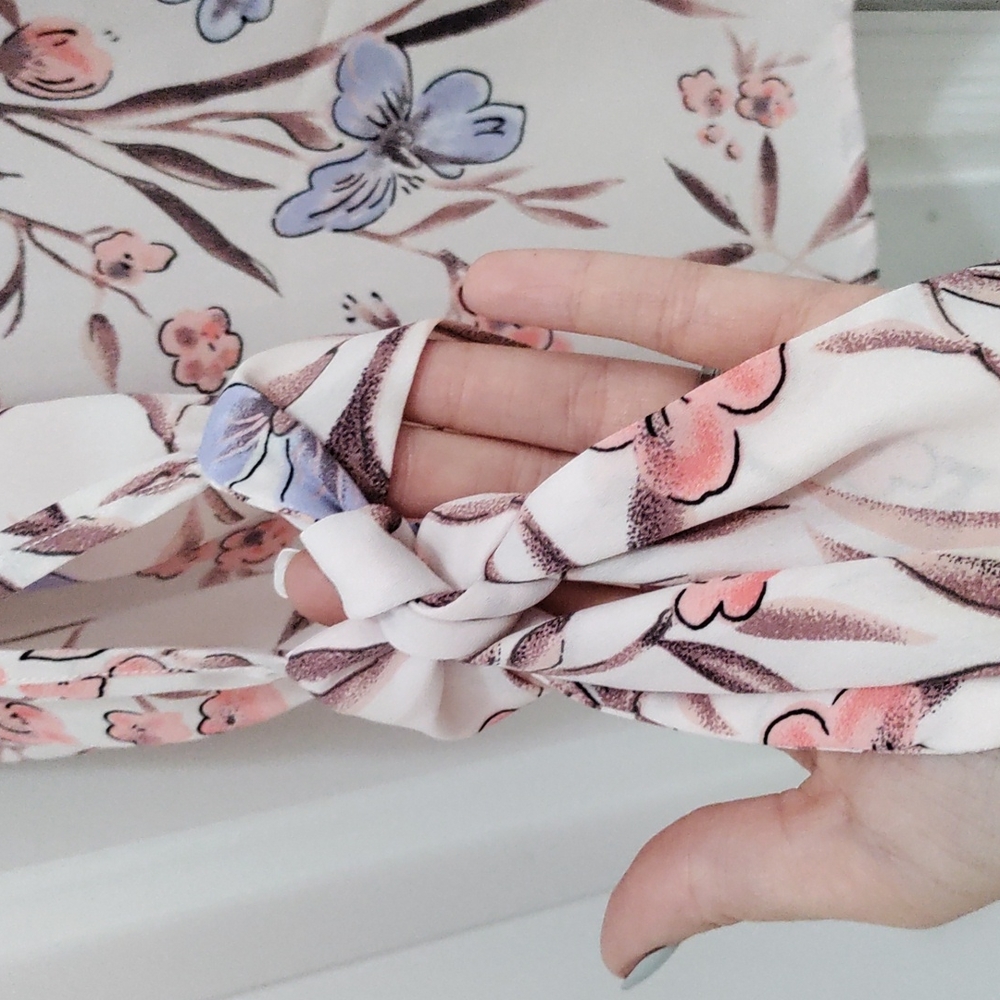 Blouse - Picture 2 of 3